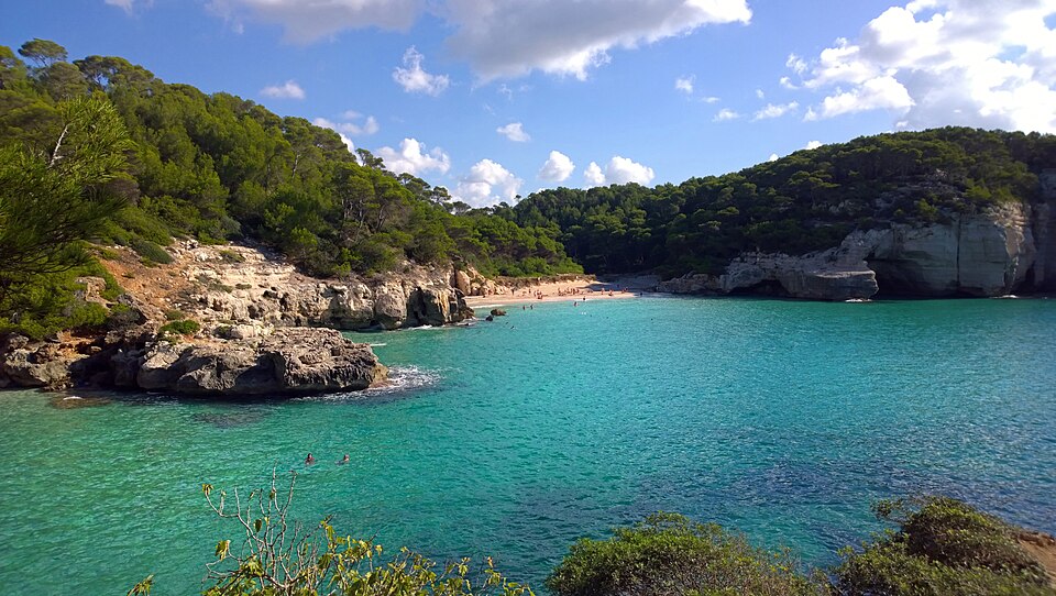 Cala Mitjana (29503984994)